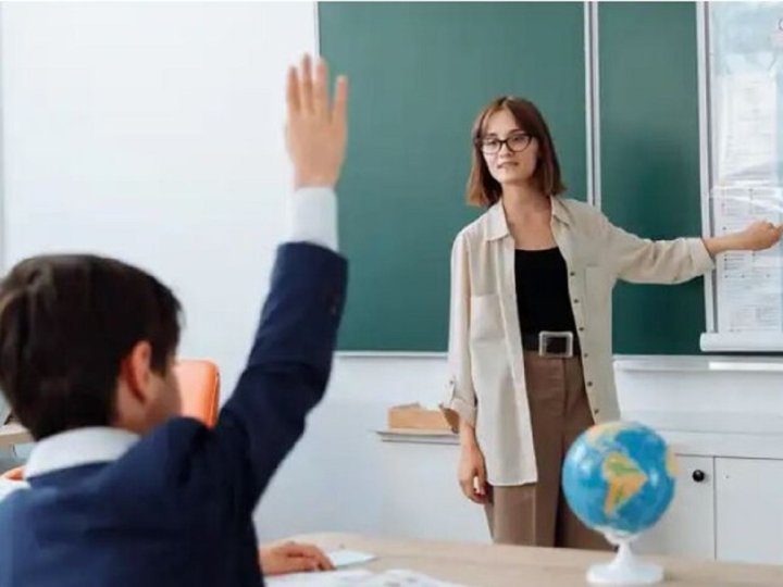 У Раді вимагають підвищити зарплату вчителям до трьох мінімальних