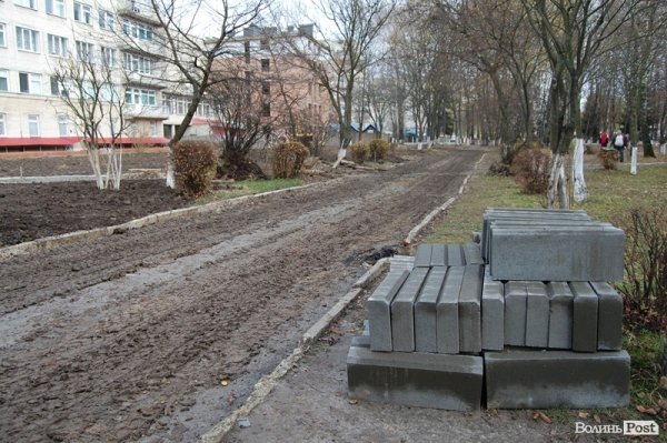 Як Луцьку міську лікарню рятують від підтоплень. ФОТО