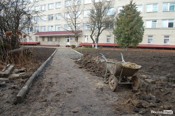 Як Луцьку міську лікарню рятують від підтоплень. ФОТО