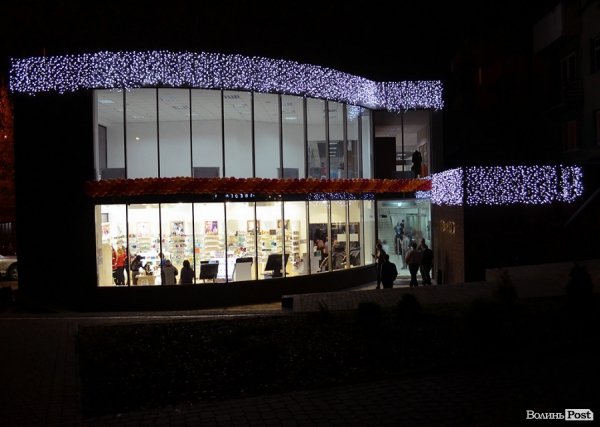 У центрі Луцька відкрили торговий центр «Буратіно». ФОТО