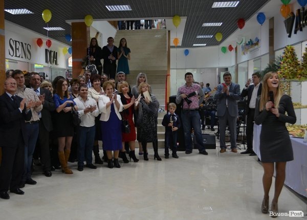 У центрі Луцька відкрили торговий центр «Буратіно». ФОТО