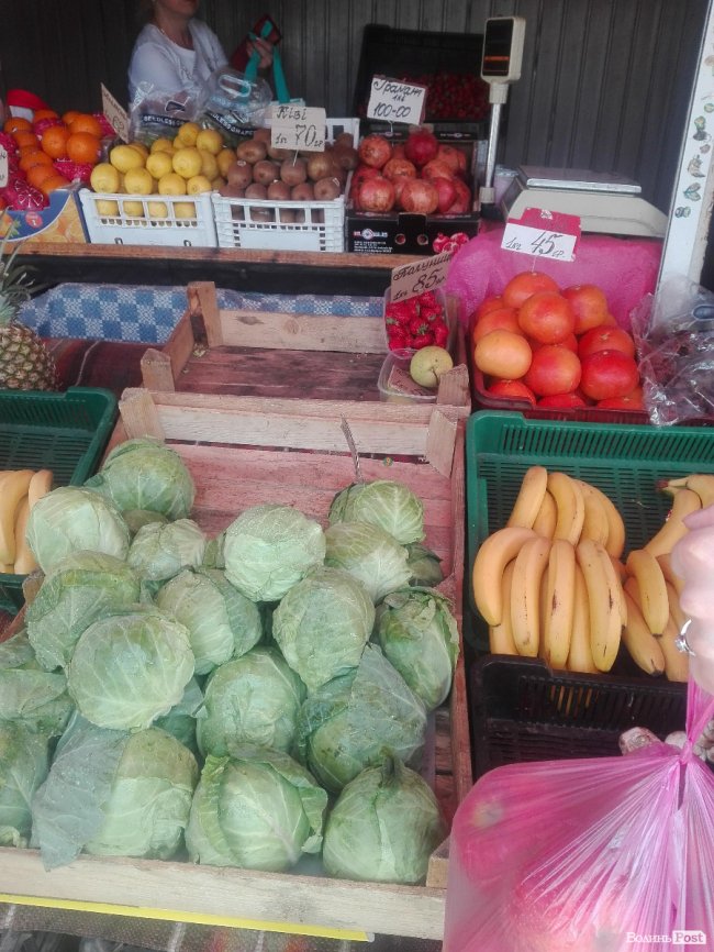 Від і до: скільки коштує перша полуниця на ринку Луцька. ФОТО