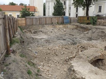 Троневич вважає, що історичну пам’ятку на Кафедральній знищили активісти