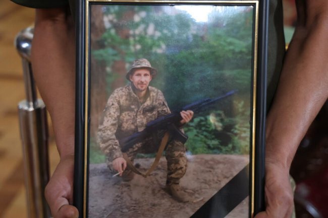 Навіки в строю: у Луцьку попрощалися з Героями Романом Меюсом та Олександром Радивоніком
