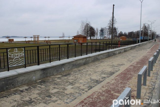 Показали, який вигляд має оновлена набережна Світязю. ФОТО