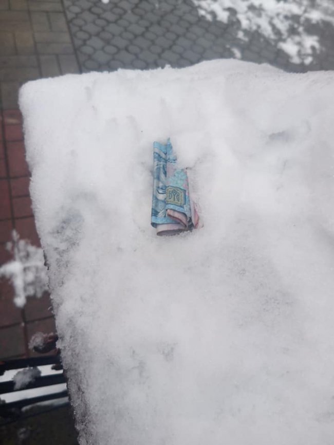 У місті на Волині за допомогою камер спостереження викрили магазинного злодія