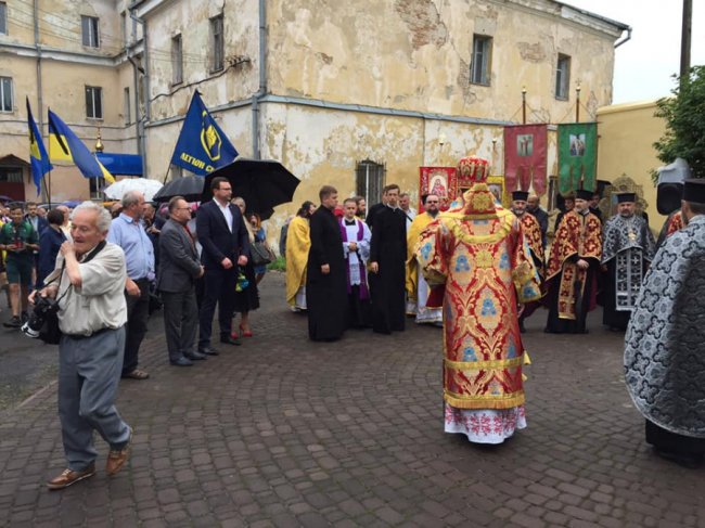 У Луцьку вшанували розстріляних в'язнів тюрми. ФОТО
