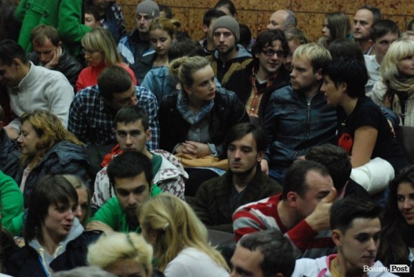 глядачі драми «Батько»