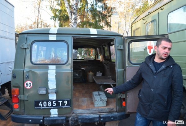 Луцький  госпіталь отримав реанімобіль для перевезення поранених. ФОТО