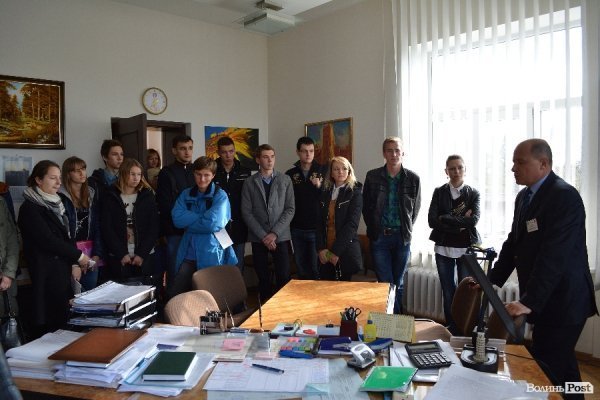 У Луцьку влаштували «тур» міськрадою. ФОТО