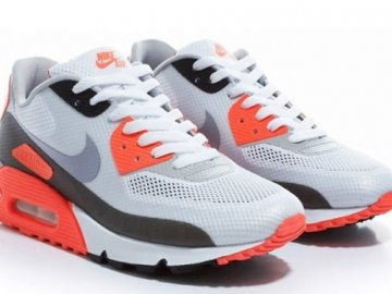 Брендове спортивне взуття: де купити?*