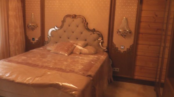 Світязьке «Межигір'я» нишком розбирають та вивозять. ФОТО