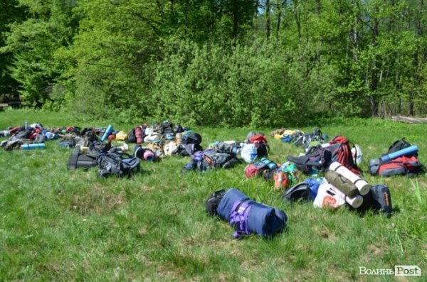 Дві сотні юнаків і дівчат «зникли» у волинських лісах на три дні. ФОТО. ВІДЕО