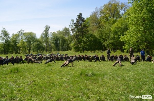 Дві сотні юнаків і дівчат «зникли» у волинських лісах на три дні. ФОТО. ВІДЕО