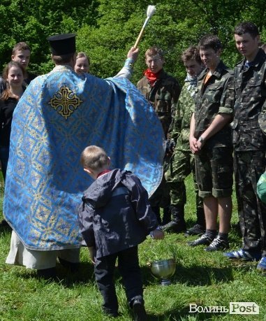 Дві сотні юнаків і дівчат «зникли» у волинських лісах на три дні. ФОТО. ВІДЕО