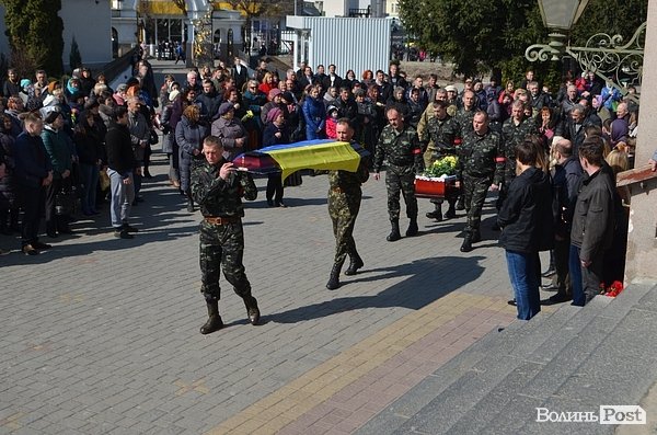 У Луцьку попрощалися ще із одним загиблим бійцем АТО. ФОТО