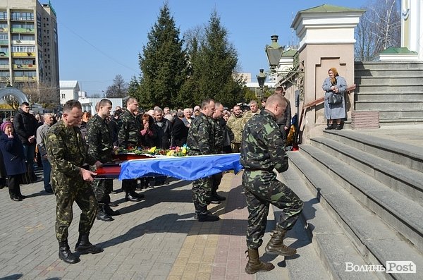У Луцьку попрощалися ще із одним загиблим бійцем АТО. ФОТО