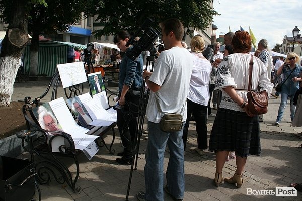 У Луцьку – скандал через пам’ятник відомому поетові. ФОТО. ВІДЕО
