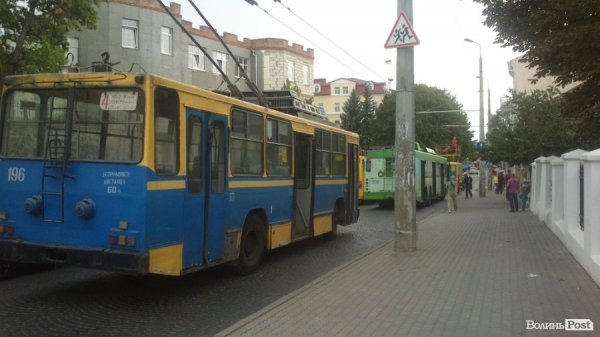 У центрі Луцька – величезний затор. ФОТО