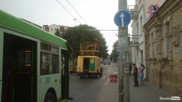 У центрі Луцька – величезний затор. ФОТО