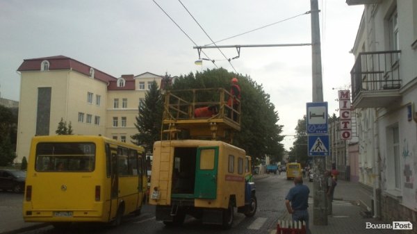 У центрі Луцька – величезний затор. ФОТО