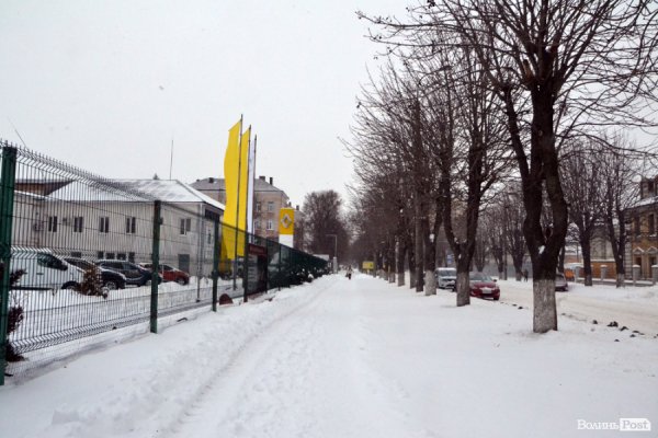 Лютий лютує: фото зими в Луцьку