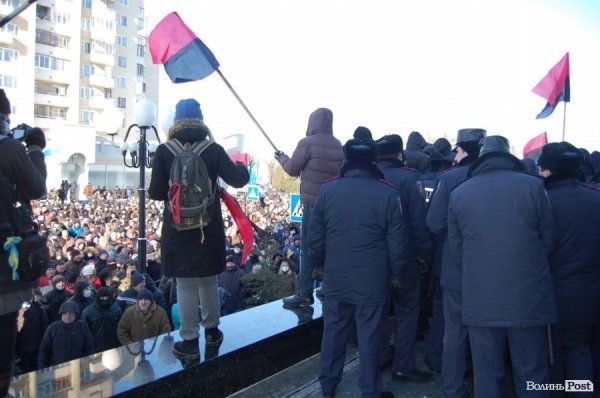 Волинська ОДА: штурм, який не відбувся. ФОТОРЕПОРТАЖ