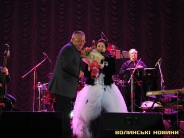 Екс-губернатор Клімчук пообіцяв ходити на всі концерти в драмтеатрі. ФОТО