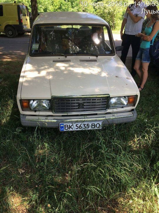 Муніципали продовжують «війну»  з автохамами в Луцьку. ФОТО