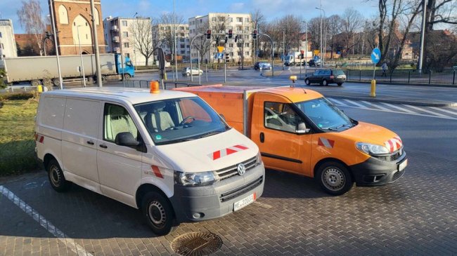 Німецьке місто подарувало для Володимира дві автівки на потреби військових