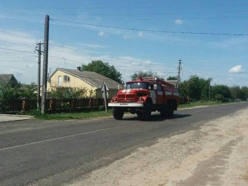 У селі на  Волині біля будівлі згоріло 450 тюків