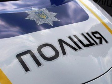 У Луцьку патрульні допомогли водієві, у якого серед дороги зламався автомобіль