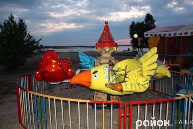 Літо на Світязі: для дітей відкрили парк атракціонів