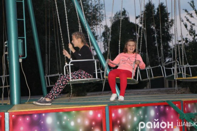 Літо на Світязі: для дітей відкрили парк атракціонів