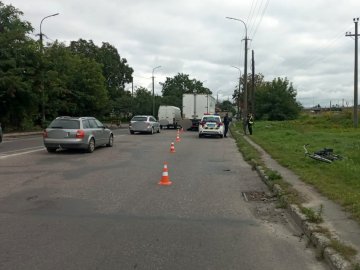 Розшукують свідків ДТП на Карпенка-Карого. ФОТО 