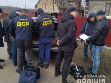На Волині на хабарі спіймали інспекторів фіскальної та податкової служб. ФОТО