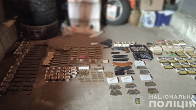 Волинські поліцейські затримали зловмисників, які нелегально продавали зброю по всій Україні