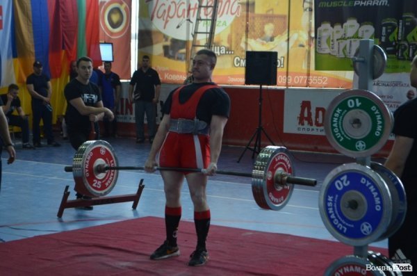 У Луцьку стартував ювілейний чемпіонат світу WPA з пауерліфтингу. ФОТО 