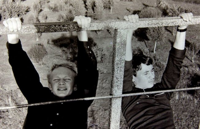 У центральному парку Луцька можна було стрибнути з парашутом. РЕТРОФОТО