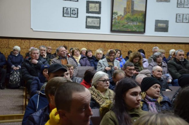 Нардеп Ігор Лапін провів зустрічі, на які прийшли понад 1000 лучан