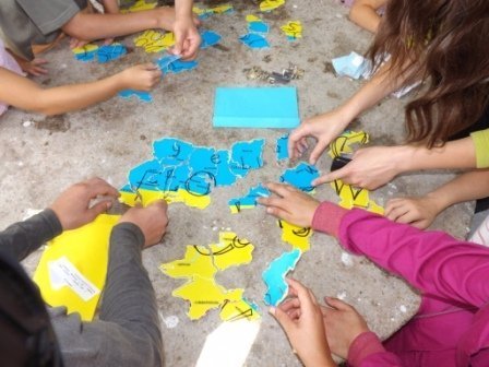 Для соціально незахищених дітей у Луцьку влаштували забави та тренінги. ФОТО