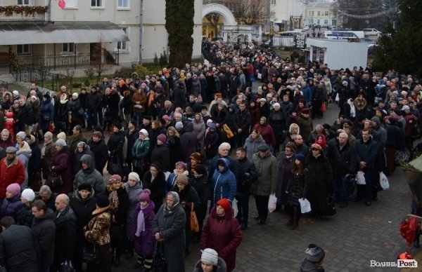 У центрі Луцька освятили воду. ФОТО