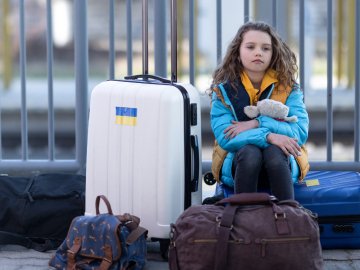 Україна змінила умови виїзду дітей за кордон: що варто знати 