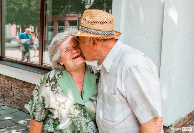 Щиро та чуттєво: День поцілунку у Луцьку. ФОТО