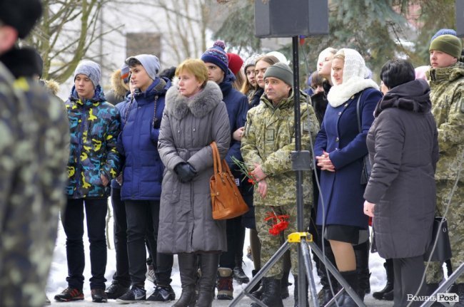Сотні лучан вшанували пам’ять Героїв Небесної Сотні
