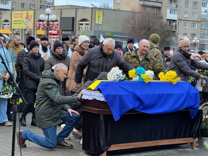 Волиняни попрощалися з Героєм, який понад рік вважався зниклим безвісти