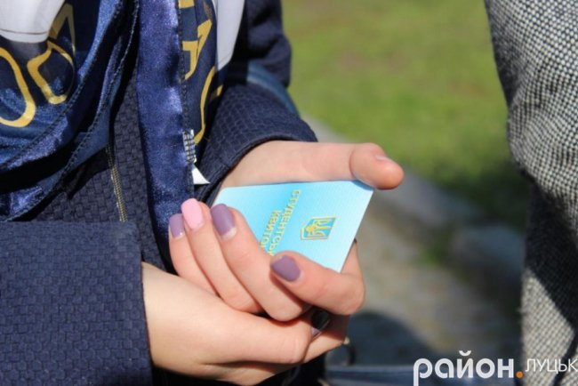 Як першокурсникам у Луцькому замку вручали студквитки 
