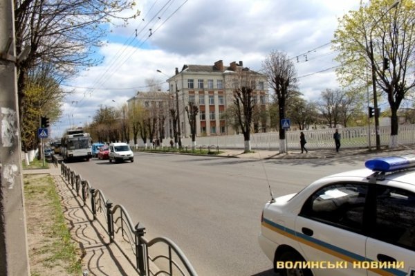 У Луцьку на переході збили дівчинку. ФОТО