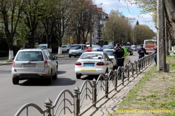У Луцьку на переході збили дівчинку. ФОТО