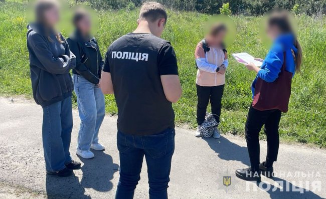 На хабарі погоріли посадовці ТЦК на Волині